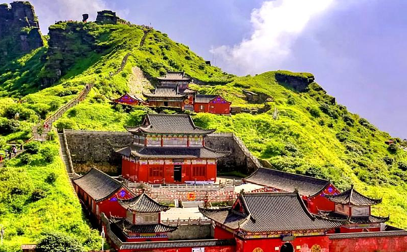 旅游景區(qū)網(wǎng)絡營銷傳播信息的速度非?？?/></p><p>　　因為網(wǎng)絡傳播信息的速度非?？?，所以旅游企業(yè)主要在網(wǎng)絡上發(fā)布關于旅游的信息，在一天之內，就會被全世界各地的人們看到并有所了解，而游客也可以很輕松的找到適合自己的旅游線路及旅游產(chǎn)品，最終不斷擴大旅游企業(yè)的市場份額。</p><p>　　<span style=
