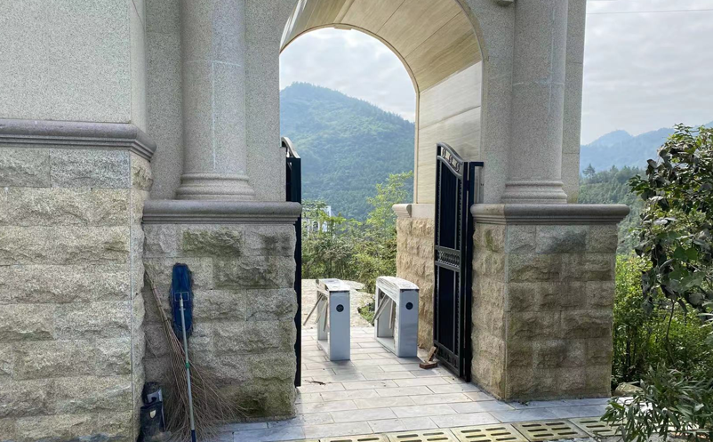 湖北十堰鄖西龜龍山莊與易景通達(dá)成合作